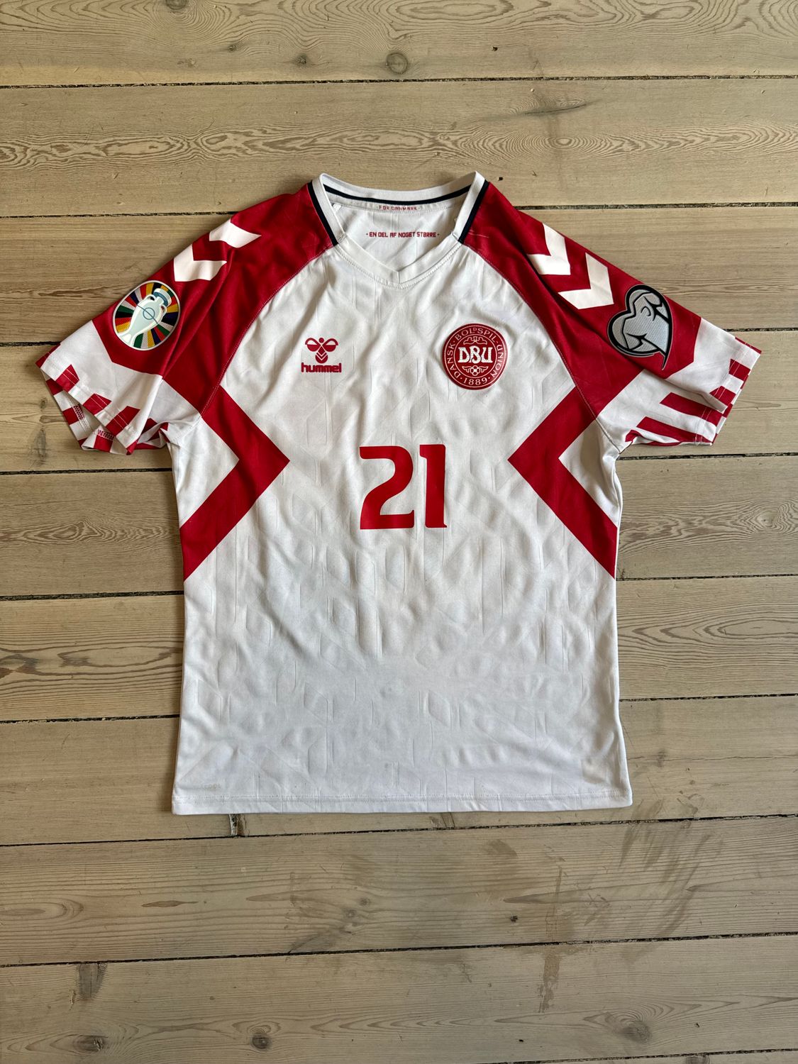 ​Rasmus Højlund - Danmark Udebane 2023/24 - Medium