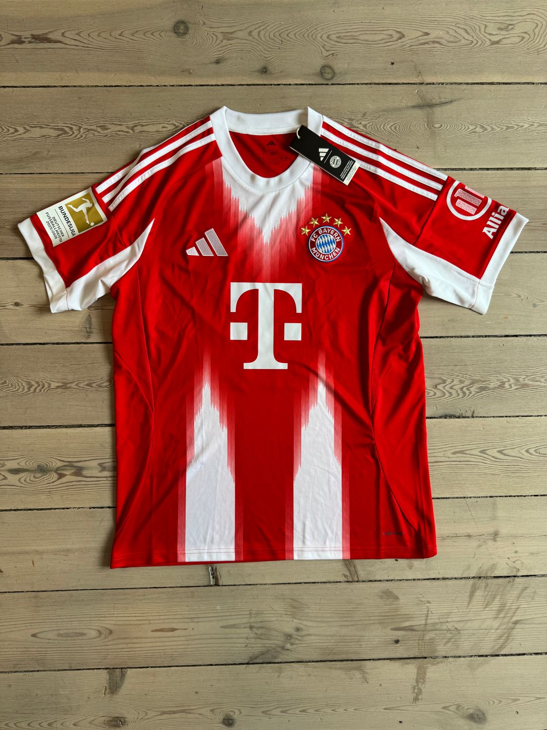 ​Michael Olise - Bayern München Hjemmebane 2025/26 - Large