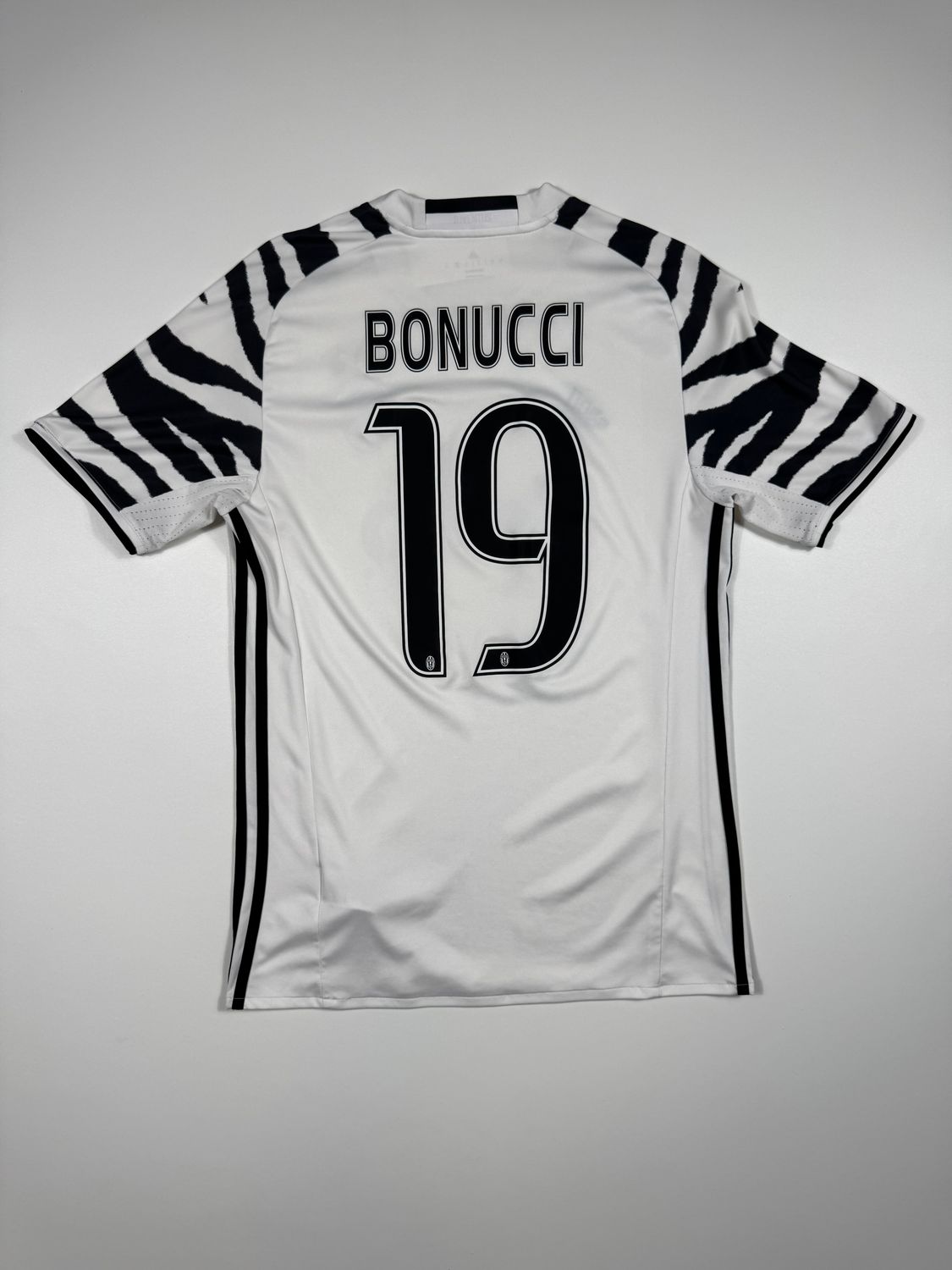 ​Leonardo Bonucci - Juventus 3. trøje 2016/17 - Small