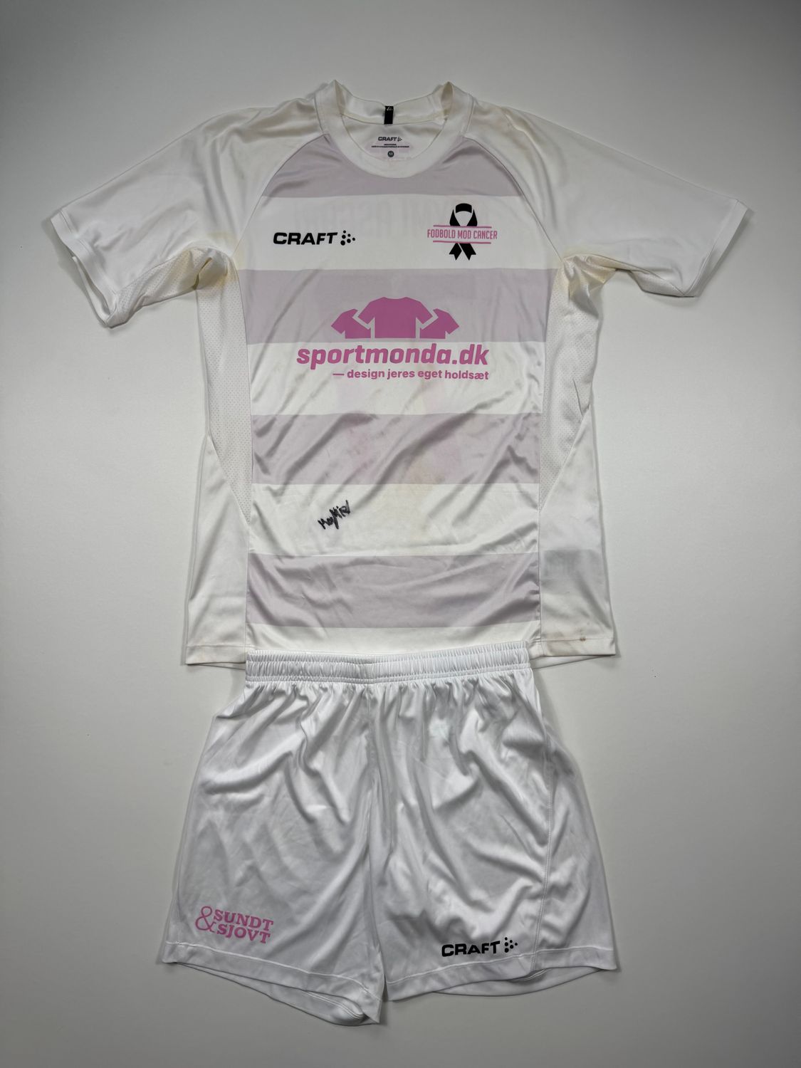 Maymi Asgari - FodboldModCancer - Medium - Matchworn