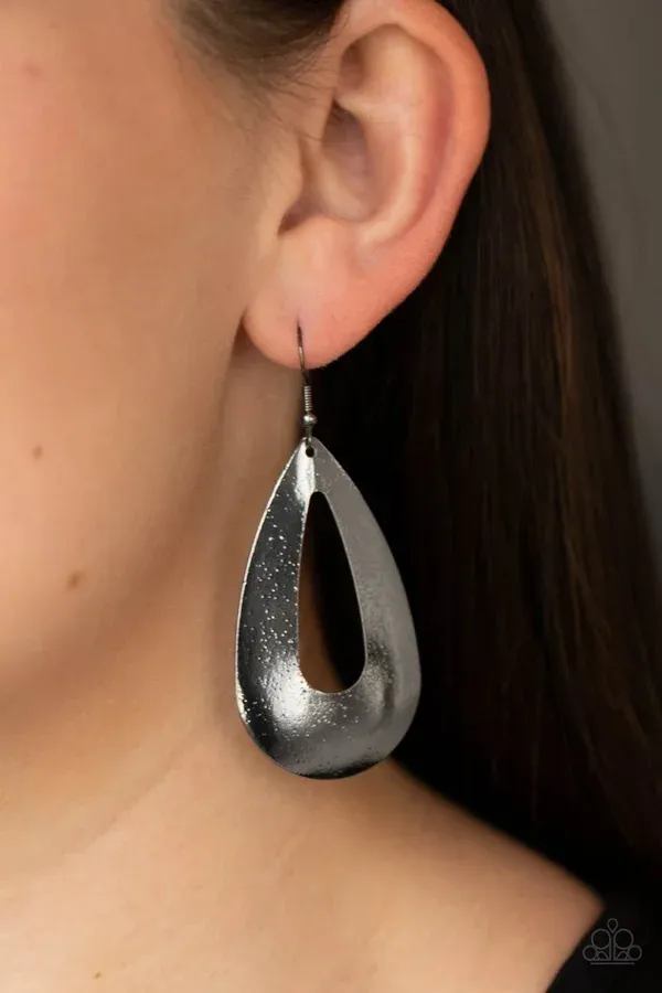 Hand It OVAL! - Black Earring