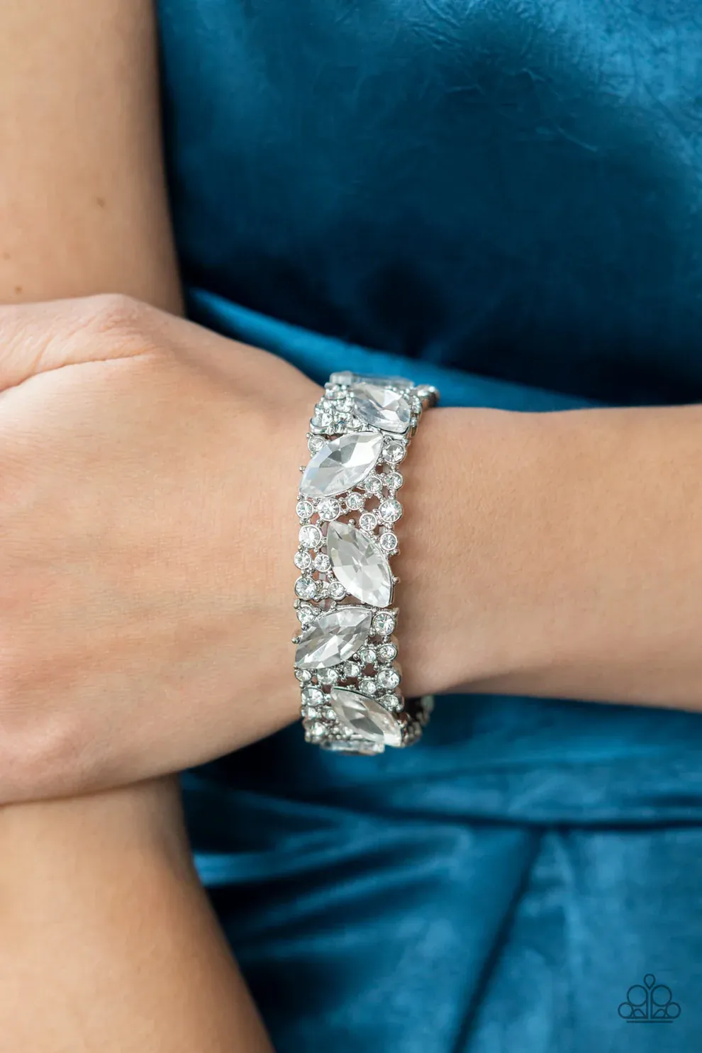 Full Body Chills - white Bracelet