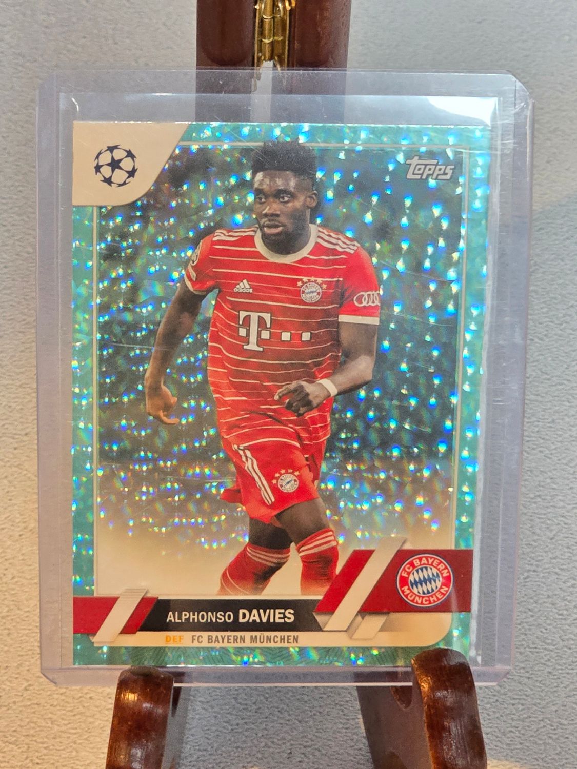 Alphonso Davies Topps Champions League 2022-2023 Aqua Foil nummeriert /399