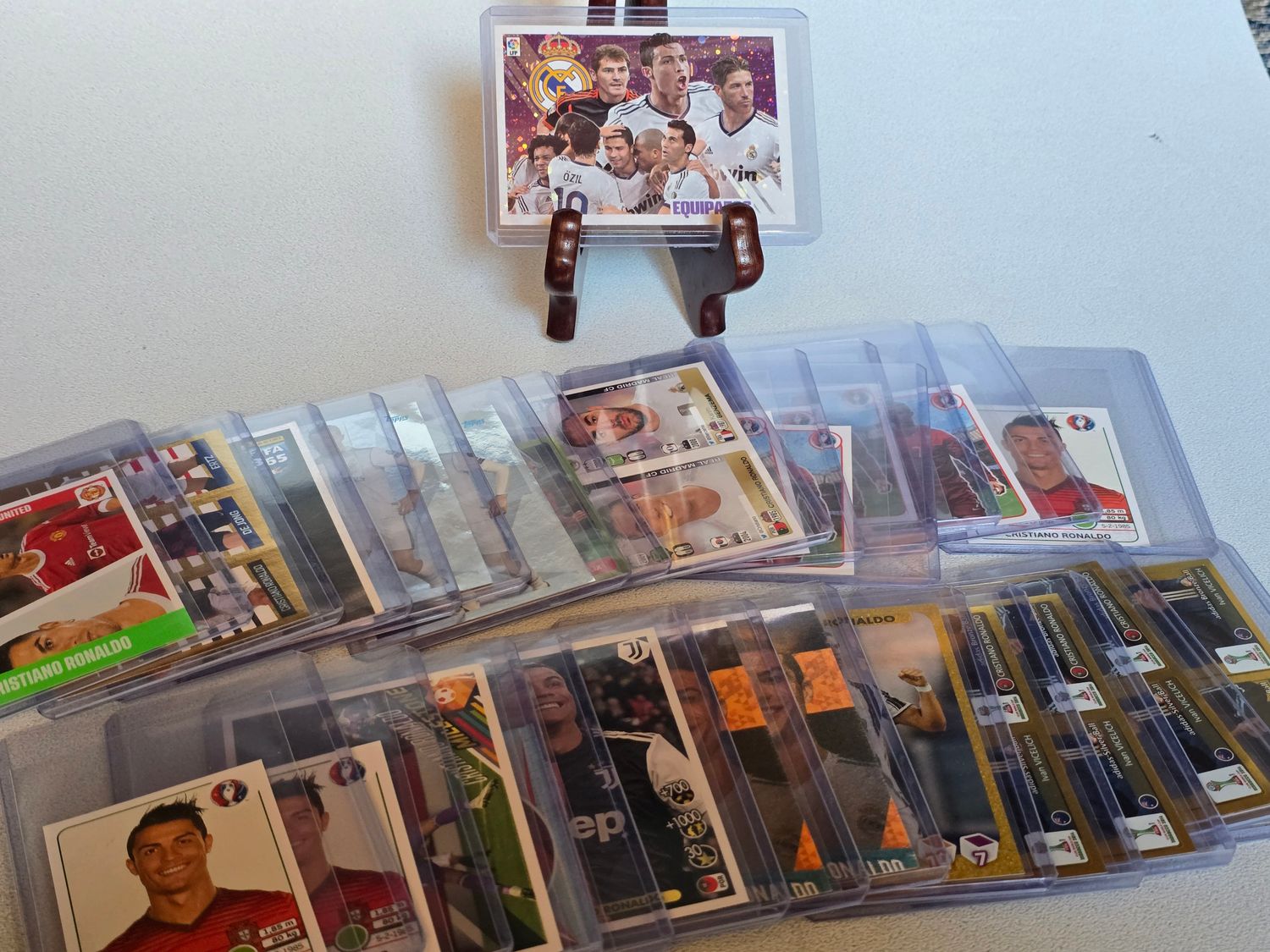 Such dir deinen Cristiano-Ronaldo-Sticker aus!