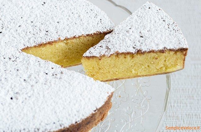 Italiaanse amandeltaart met citroen