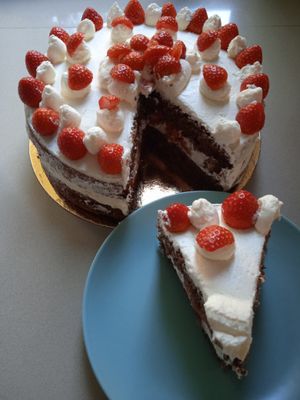 Chocoladebiscuit met mascarponeroom en aardbeien