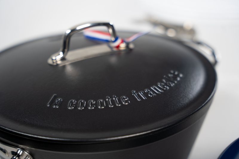 Cocotte ronde en fonte émaillée Ø26 cm — Noir Café parisien
