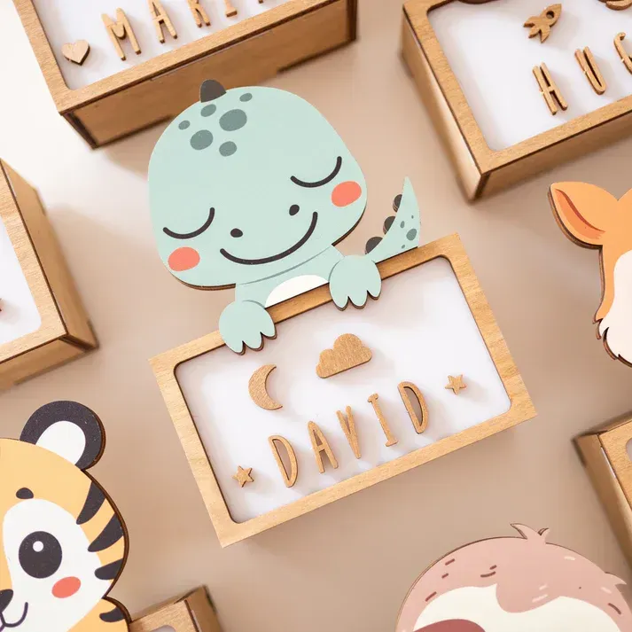 VINTIUN LAMPARA DINOSAURIO PERSONALIZABLE