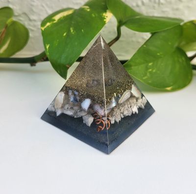 Orgonit Pyramide Orgonit Pyramide