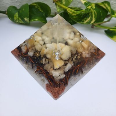 Orgonit Pyramide Orgonit Pyramide