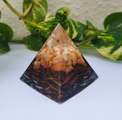 Orgonit Pyramide Orgonit Pyramide