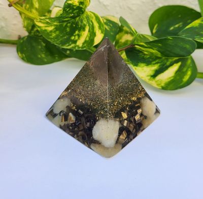 Orgonit Pyramide Orgonit Pyramide