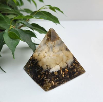 Orgonit Pyramide Orgonit Pyramide