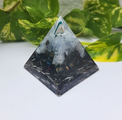 Orgonit Pyramide Orgonit Pyramide