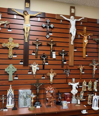 CRUCIFIX/CROSS
