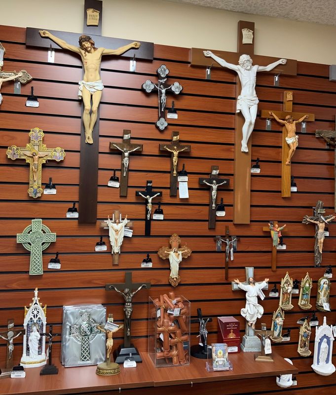 CRUCIFIX/CROSS
