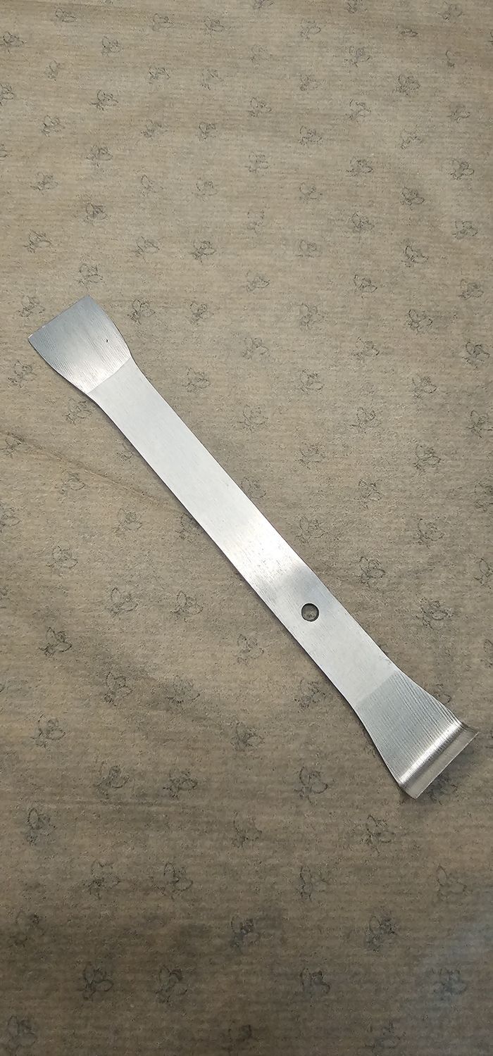 CHILDREN&#39;S HIVE TOOL, STAINLESS STEEL