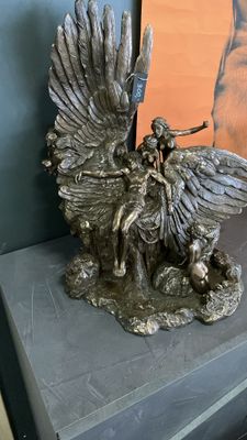 Dekori un dāvanas