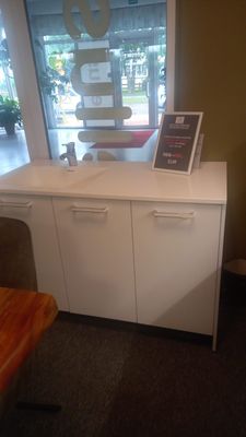 Ekspozīcijas vannas istabas skapītis