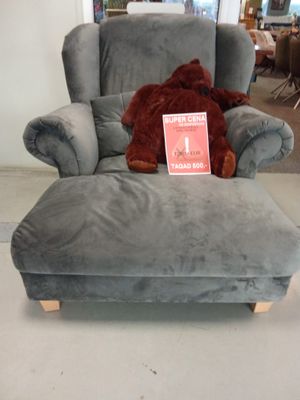 Huge gray lounge chair. Lounge chairs at the Manx Mēbeles furniture store, Jelgava, Pulkveža Brieža iela 4