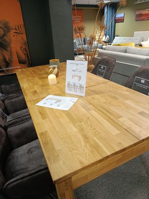 Ekspozīcijas galdi un žurnālgaldiņi