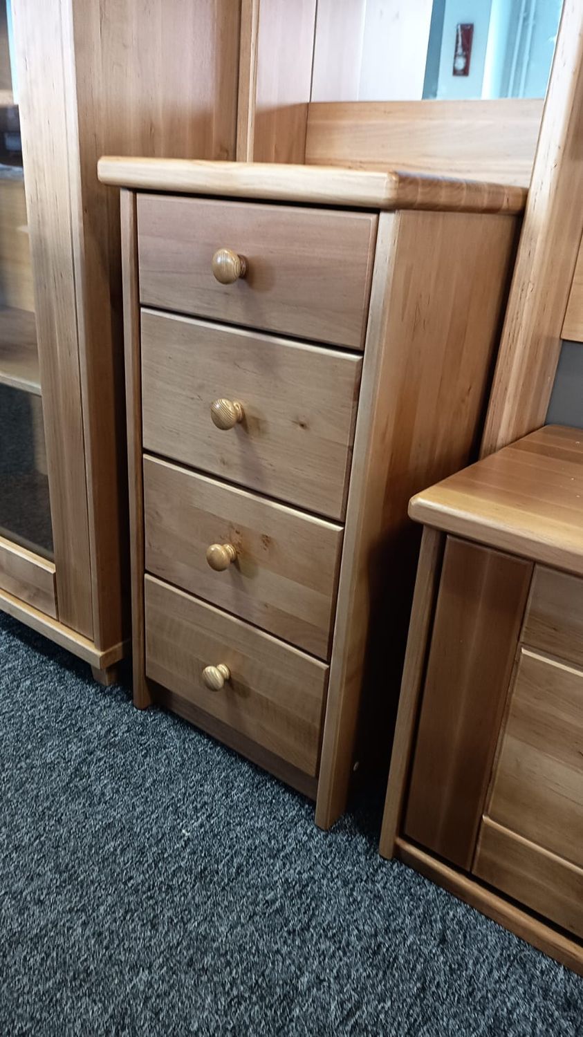 Solid wood chest of drawers with 4 drawers. Chests of drawers also available in custom sizes. Chests of drawers in Jelgava