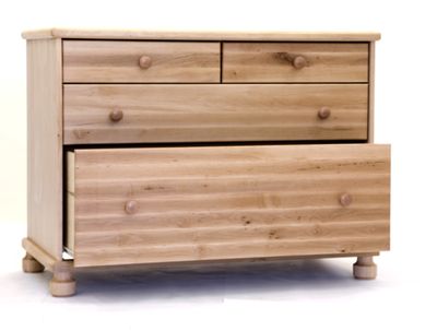 Solid wood chest of drawers with 4 drawers. Chests of drawers also available in custom sizes. Chests of drawers in Jelgava