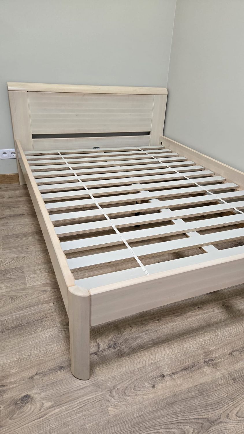 White black alder wood bed with slats. Solid black alder bed finished in white milk stain / Dimensions: 80–200 x 200 cm