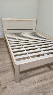 White black alder wood bed with slats. Solid black alder bed finished in white milk stain / Dimensions: 80–200 x 200 cm