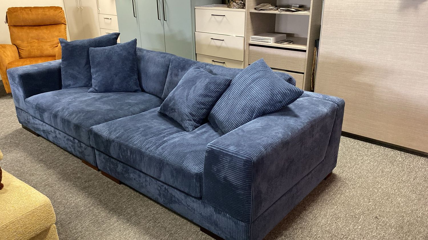 Bellus sofa Lazy, two sizes: 120x184, 120x324, choice of fabrics, wooden or metal legs. Furniture store,Jelgava, Manx Mēbeles