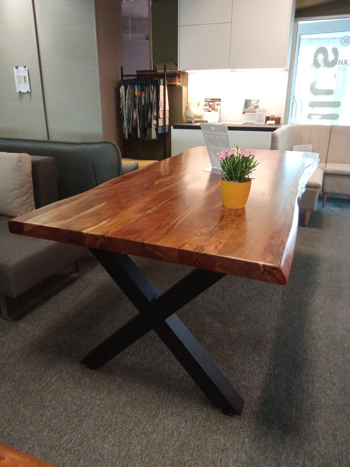 Solid wood table, 220 x 95–100 cm. Tables with metal legs. Solid wood tables in Jelgava. Manx Mēbeles. Wooden furniture