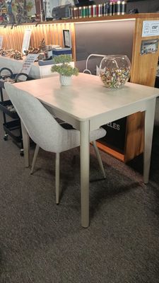 ​Extendable table Katrina 90–120 cm