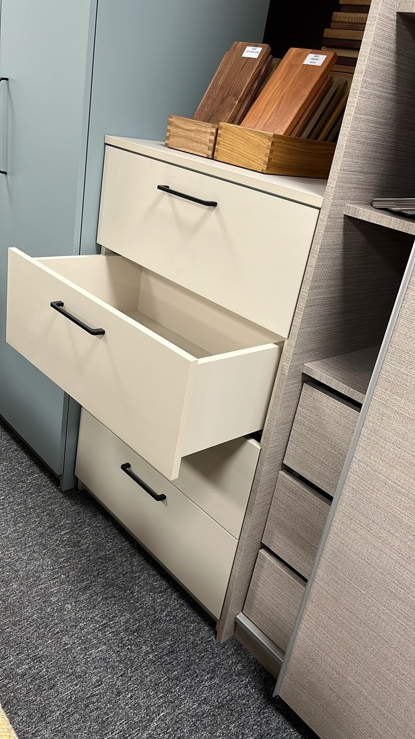 ​Laminate dressers in the color of your choice, 6 sizes