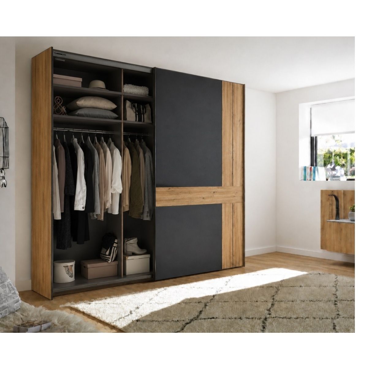 Spacious wardrobe with sliding doors. Height: 226 cm
Depth: 62 cm
Width: 270 cm
Laminate. Made in Germany. Wardrobes, Jelgava