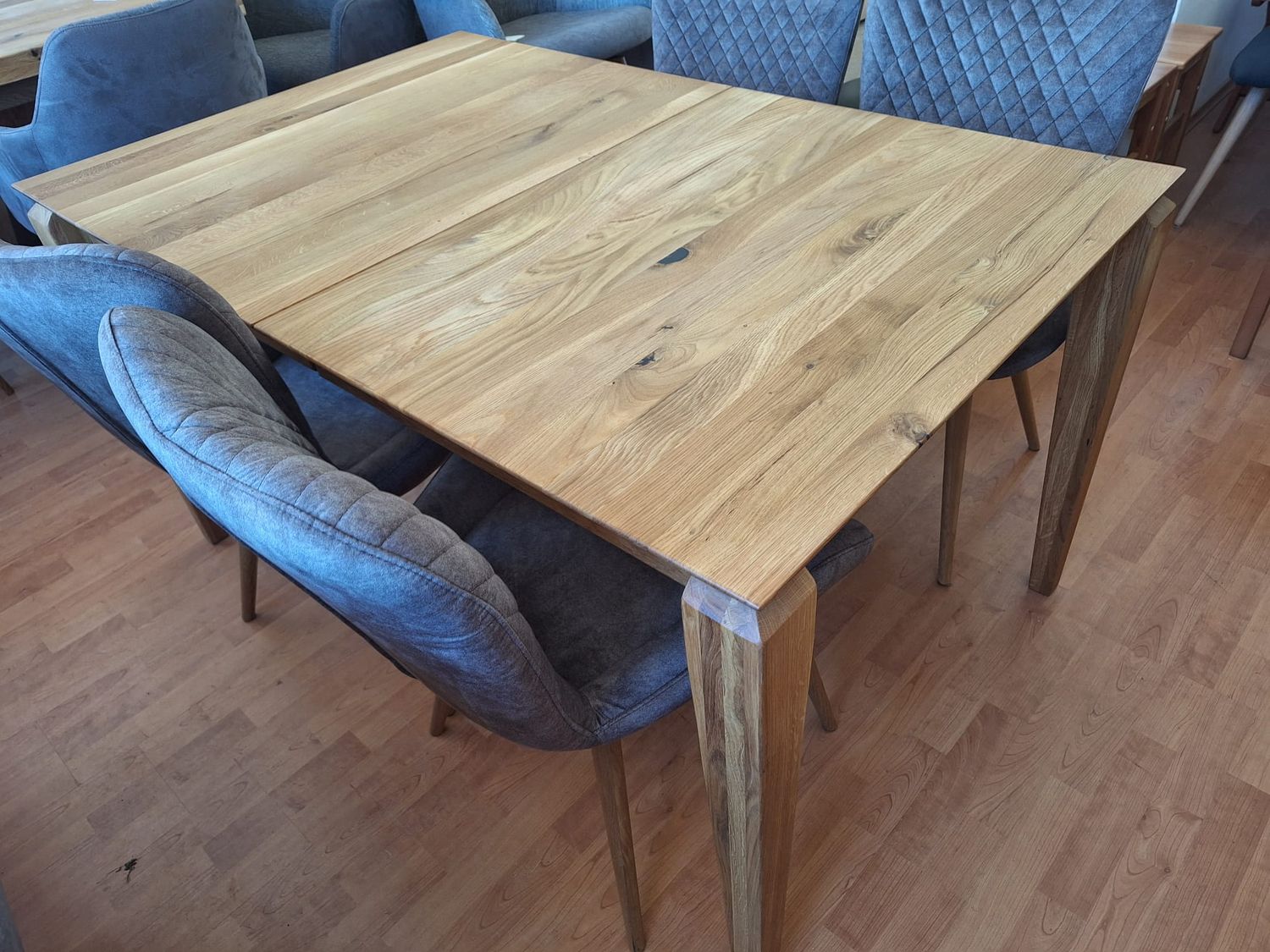 Extendable solid oak table 140–160 cm x 90 cm
Made in Germany. 
Only one available. 
Manx Mēbeles