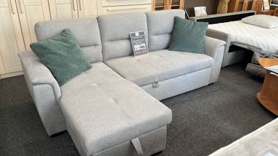 ​​Karisa pull-out corner sofa with a versatile corner