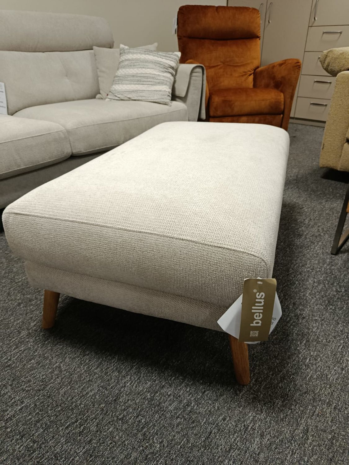 Bellus Ottoman / Footstool – Marion
Official representative of Bellus furniture in Latvia.