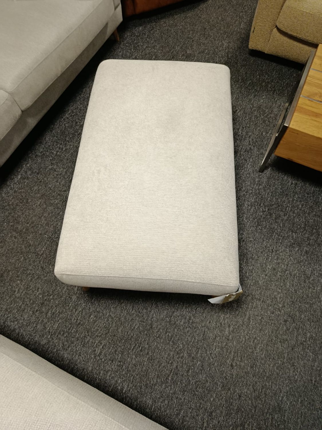 Bellus Ottoman / Footstool – Marion
Official representative of Bellus furniture in Latvia.