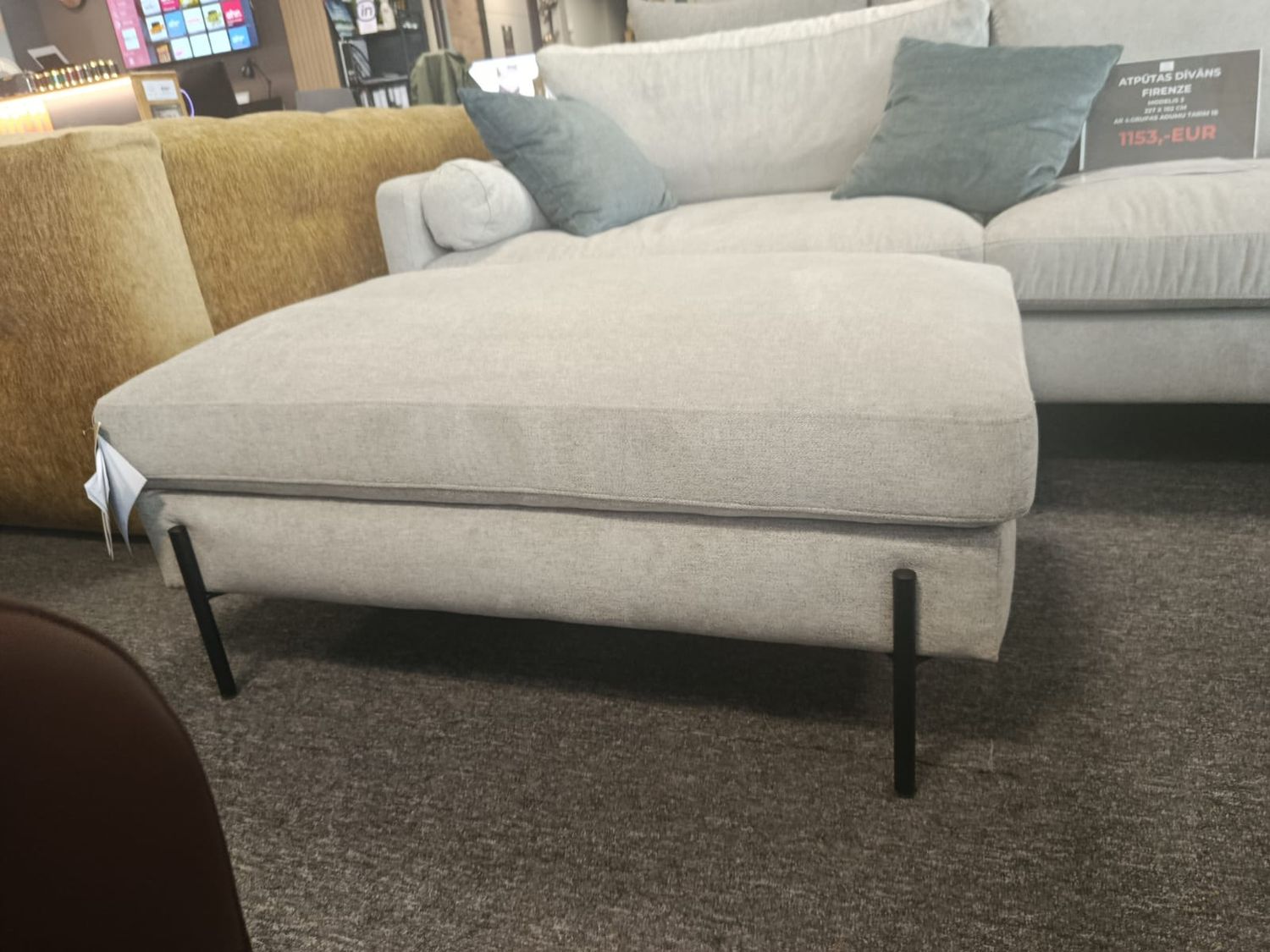 Bellus Ottoman with Storage Box – Firenze
Official representative of Bellus furniture in Latvia.