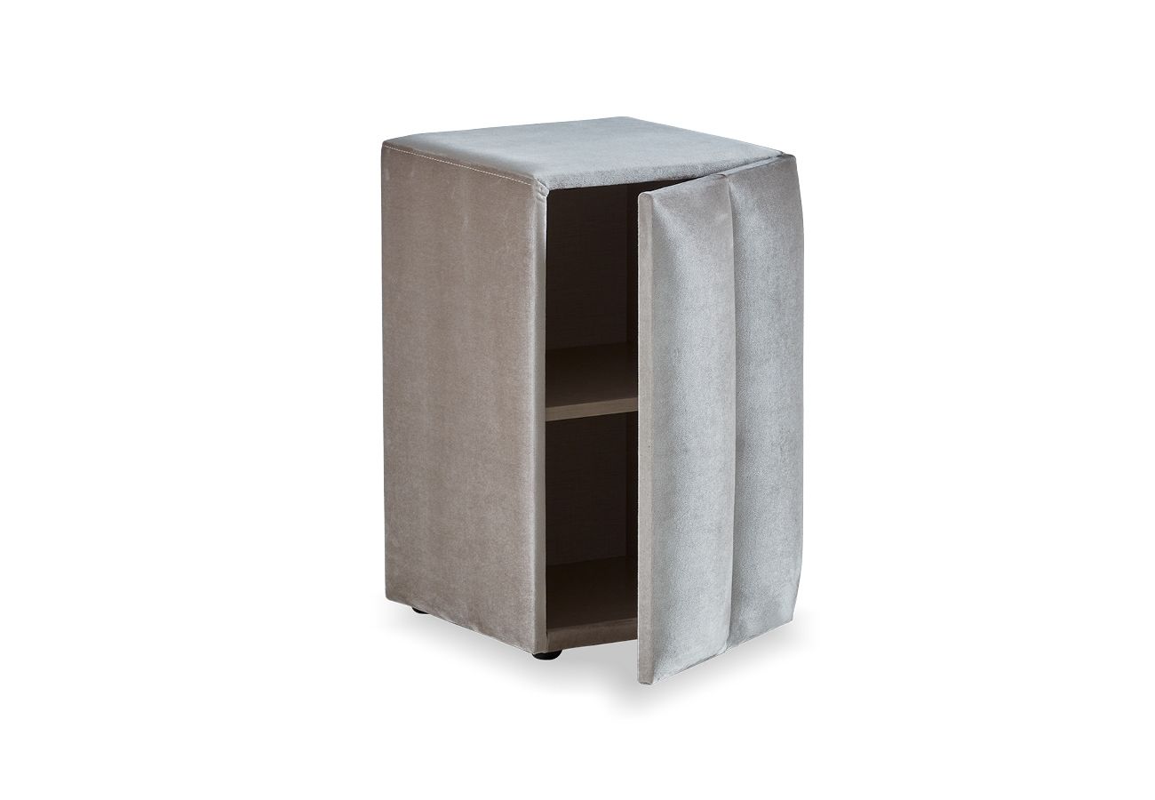 ​Oscar bedside table
Furniture store Manx mēbeles
Pulkveža Brieža ielā 4 Jelgava