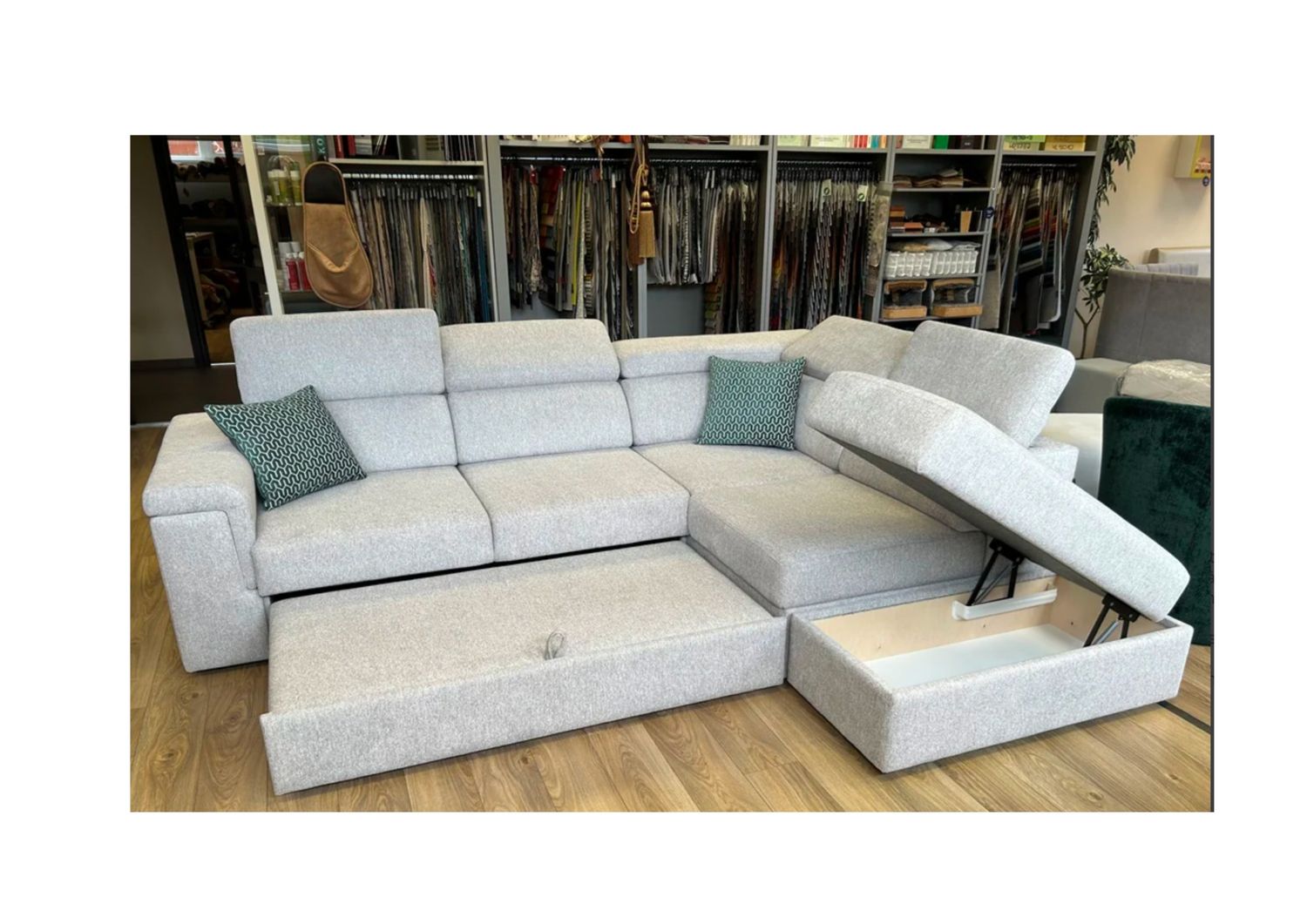  Pull-out corner sofa “Breston” with adjustable headrests; dimensions:
220 x 270 cm; sleeping area dimensions: 130 x 197 cm