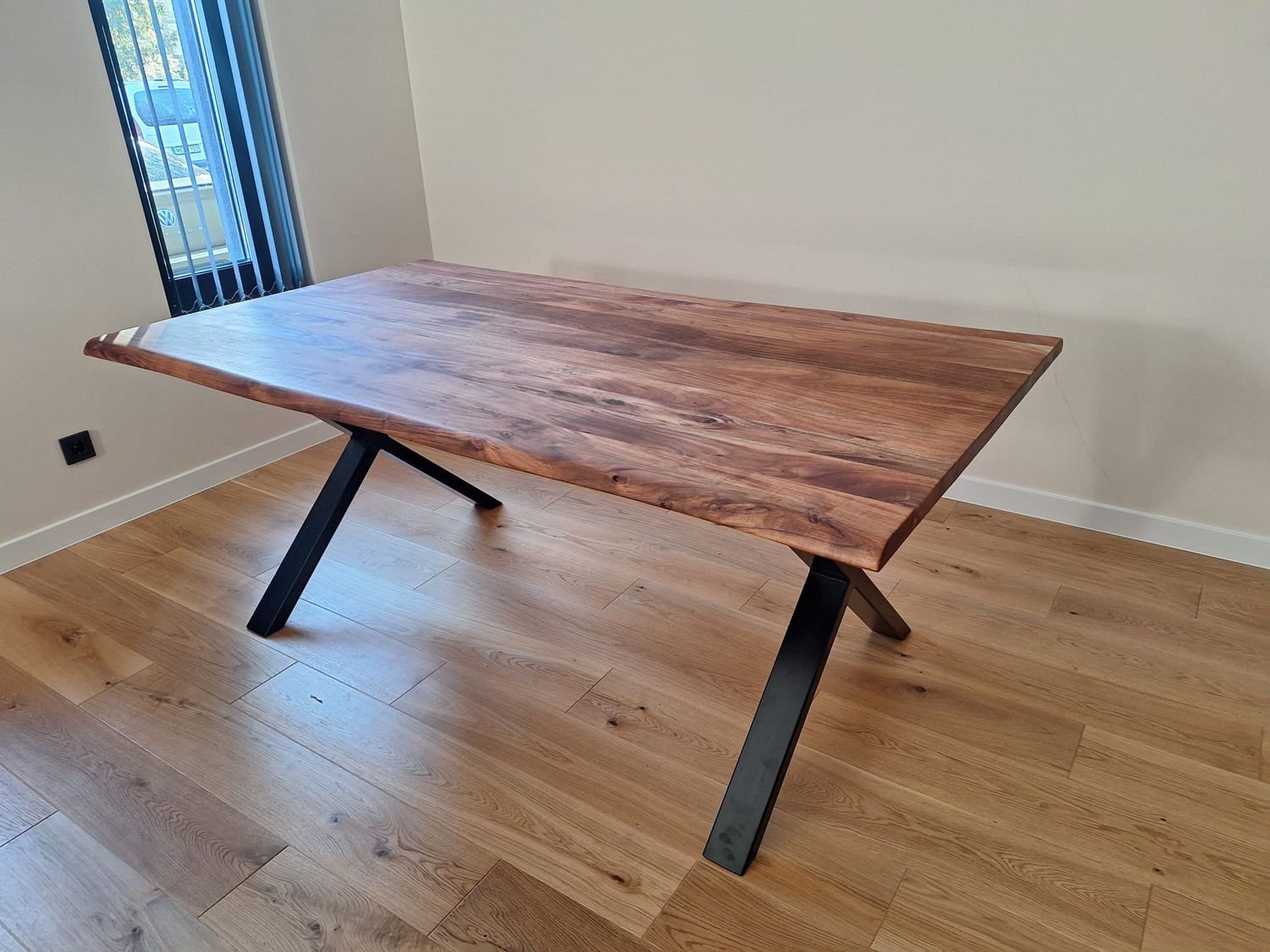Solid wood table with metal legs, 200 x 95–100 cm, tabletop thickness 3.5 cm, X-shaped metal legs. Wooden tables in Jelgava.