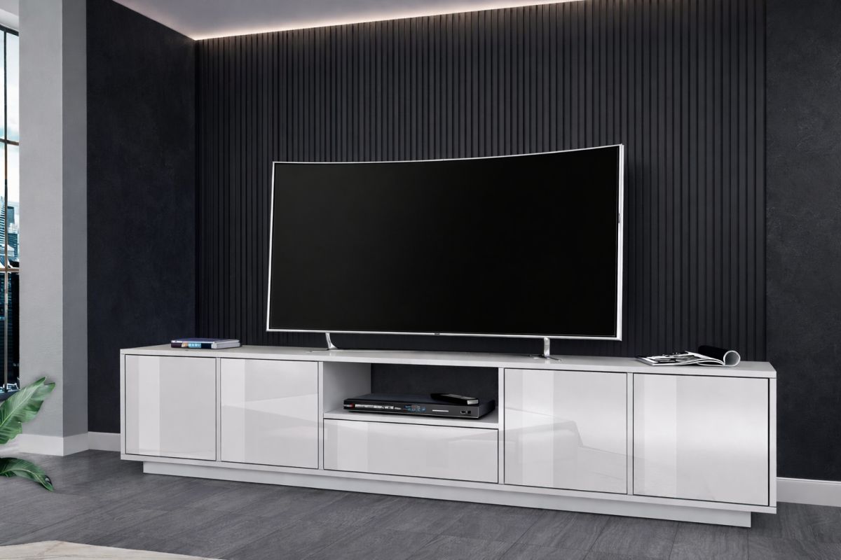 TV8 TV cabinet in high-gloss white, 220 cm wide, 46 cm high and 41.4 cm deep.