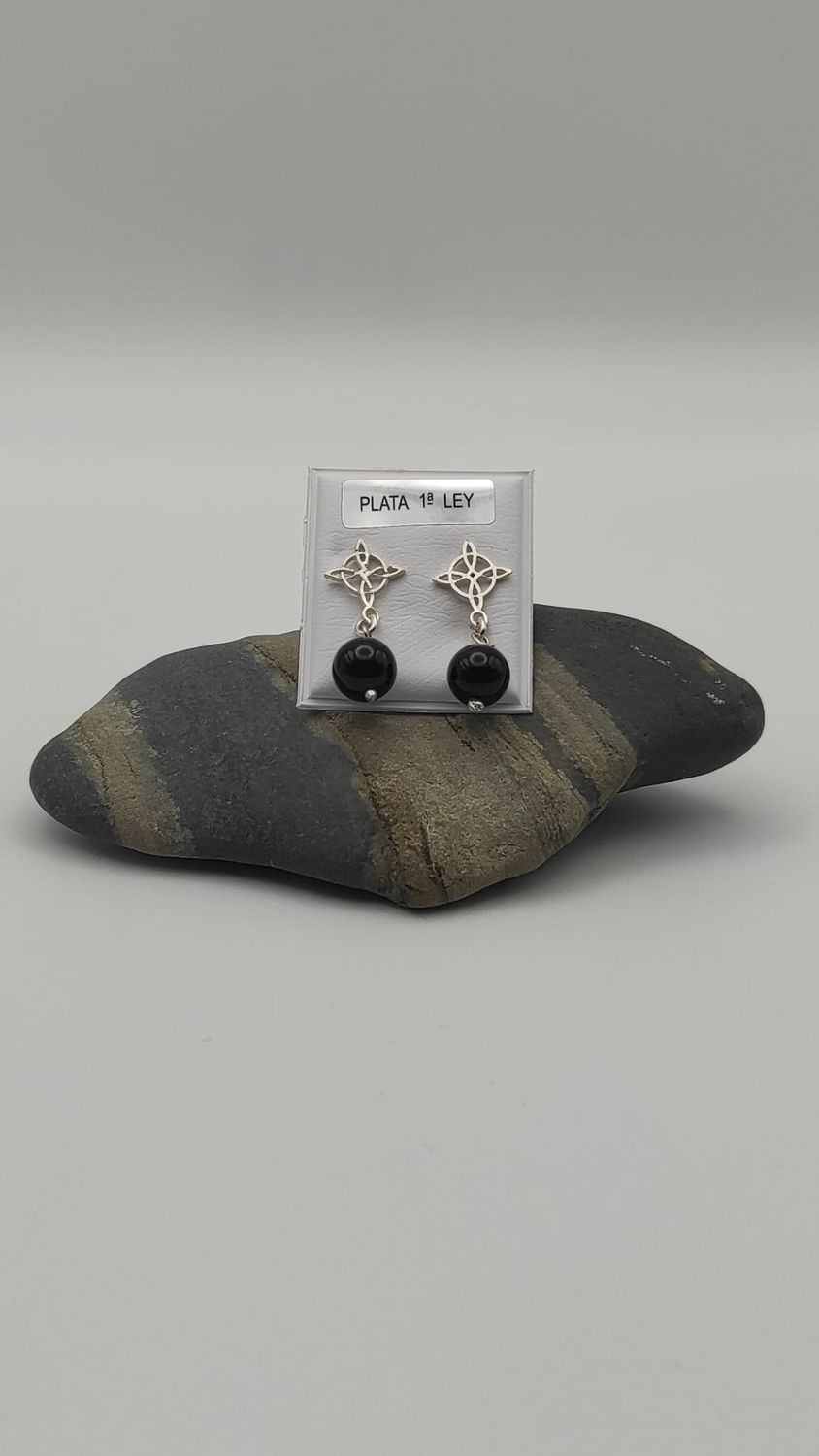 Pendientes Nudo de Brujas con Onix Negro (plata de ley)