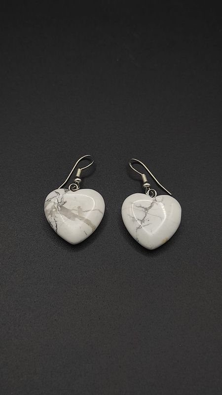 Pendientes de Plata y Corazones de Howlita Blanca