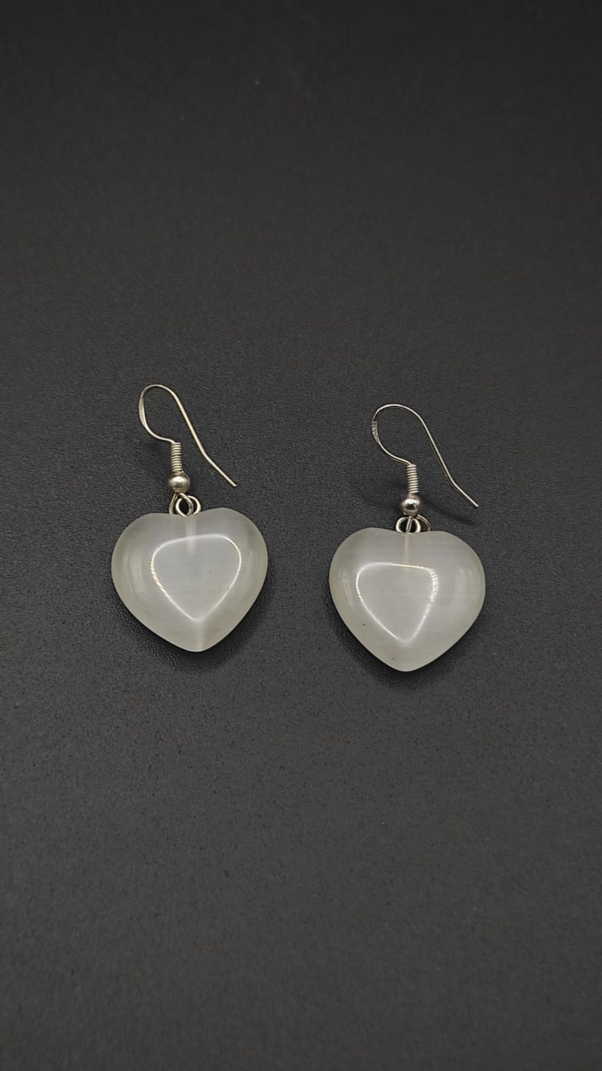 Pendientes de Plata y Corazones de Ojo de Gato Blanco