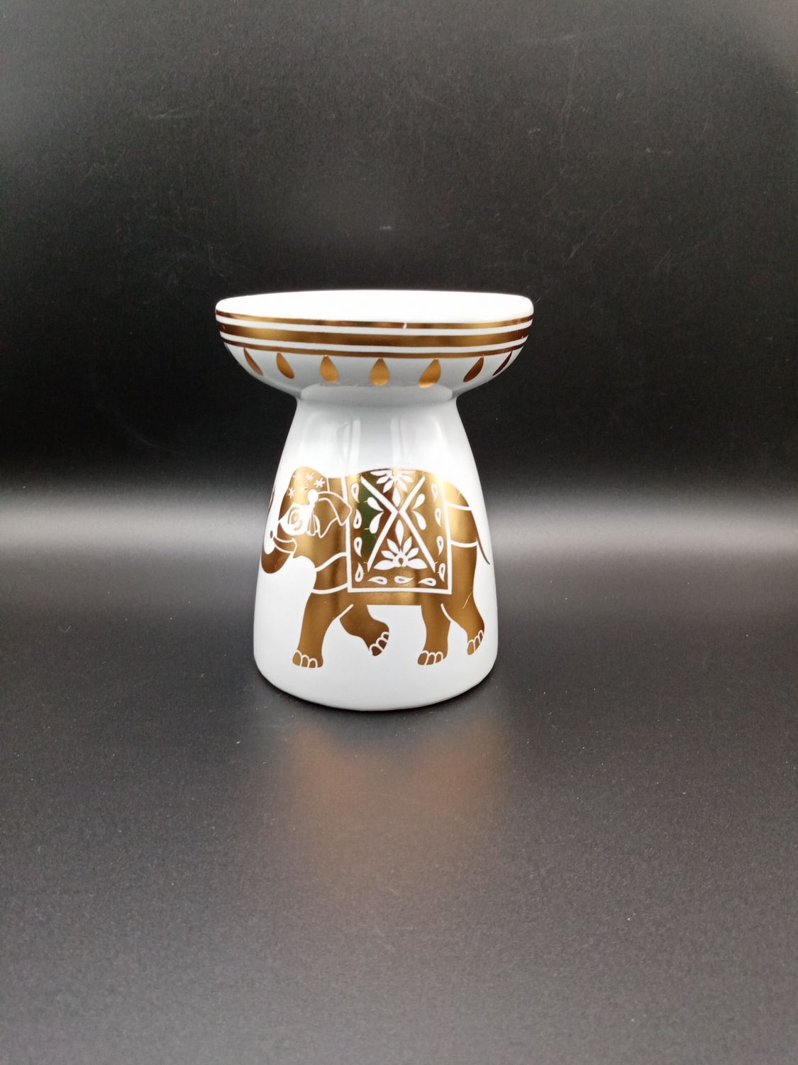 Quemador de Aceite Blanco con Elefante