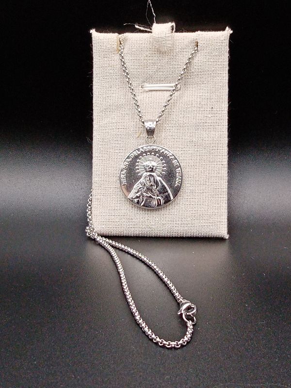 Medalla con cadena Virgen Esperanza de Triana ( acero)