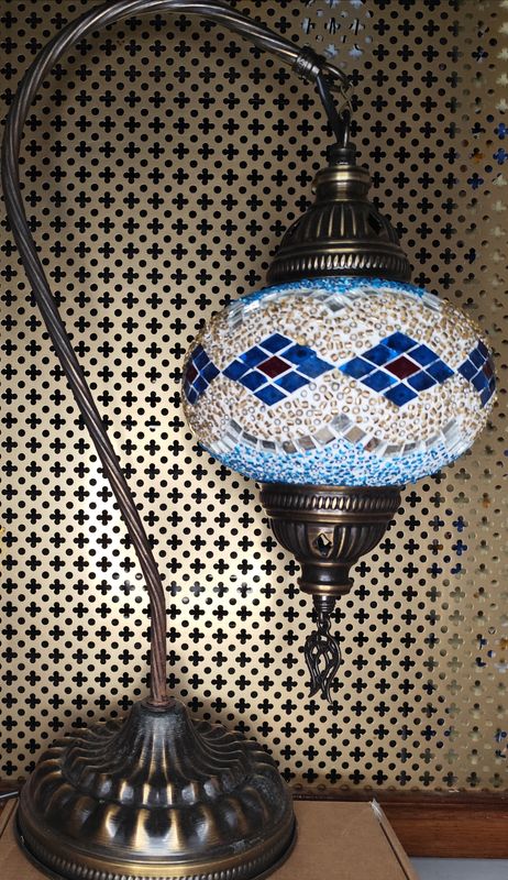Lampara turca azul  mesilla brazo