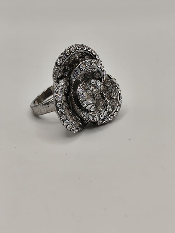 Anillo flor brillantes Rodio ( talla 17, solo 1 unidad)